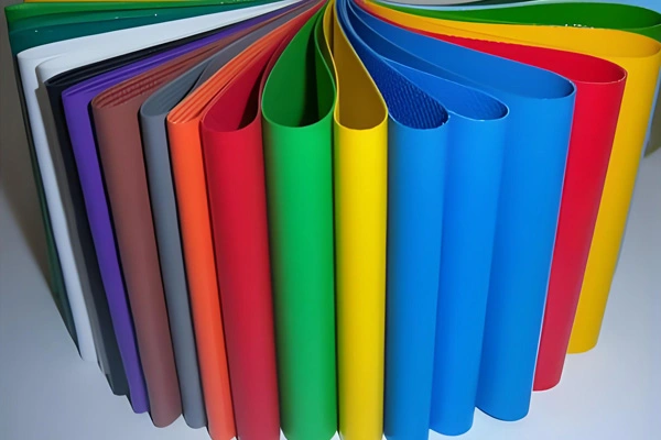 スイミングプールPVCターポリンの特徴