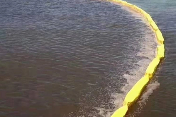 オイルフェンスの応用